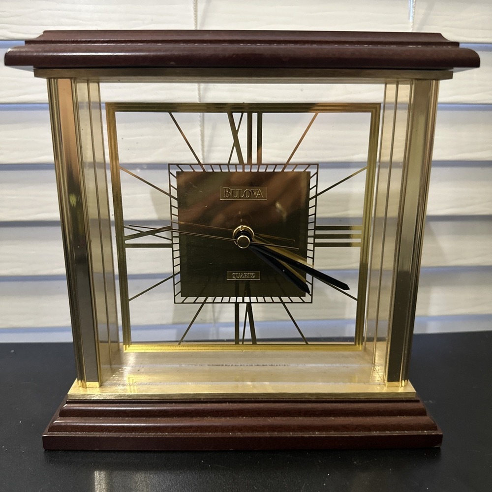 Bulova Vintage Quartz Desk Mantle Clock ‎ 8x8 Gold And Cherry